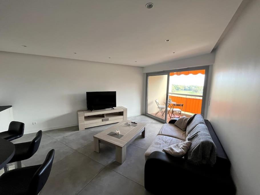 Appartement 2 Pieces Vue Mer, A Proximite De Tout Mandelieu-la-Napoule Exterior foto